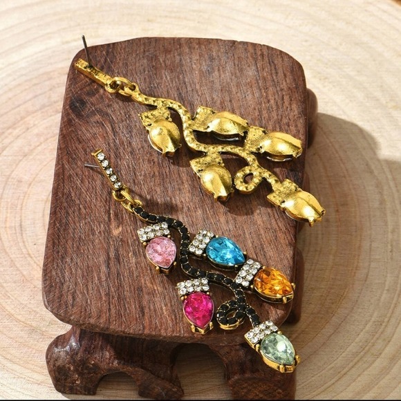 DAZZLING Christmas string of lights rhinestone earrings - Picture 6 of 6